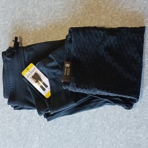 3 Pair of black NWT jogger/yoga pants/leggings